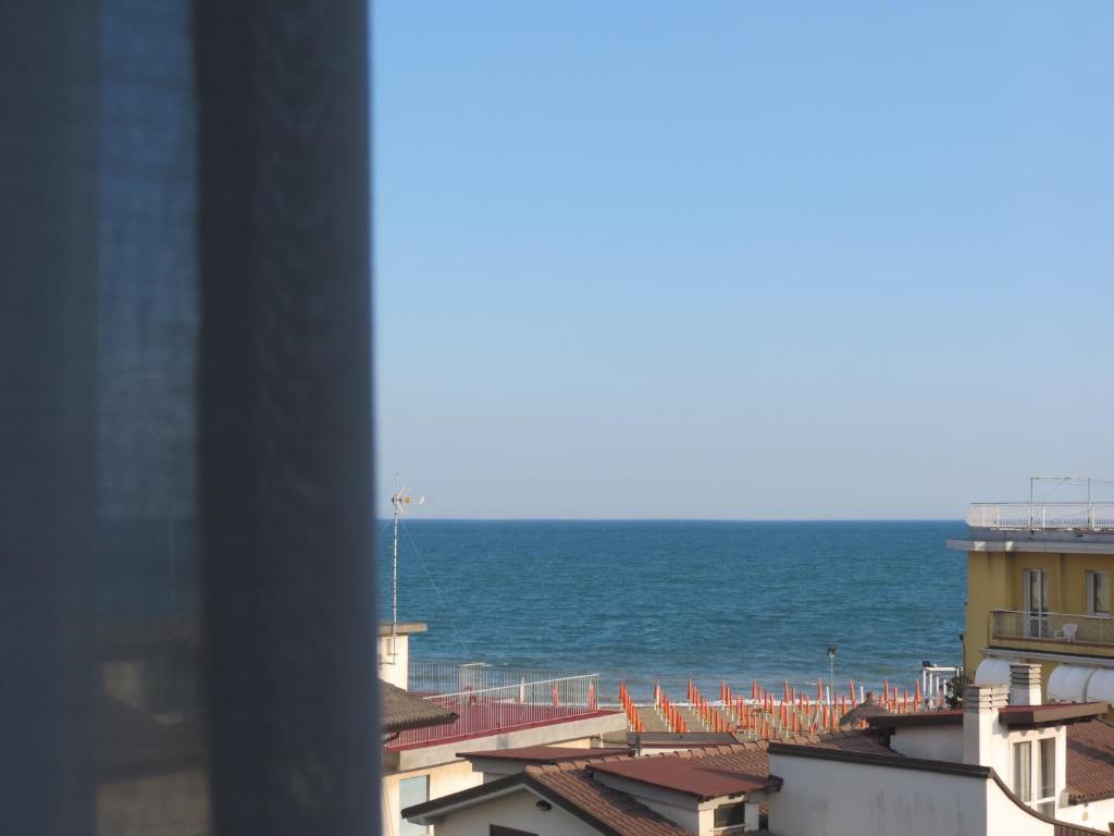Appartamento Caorle Ruang foto