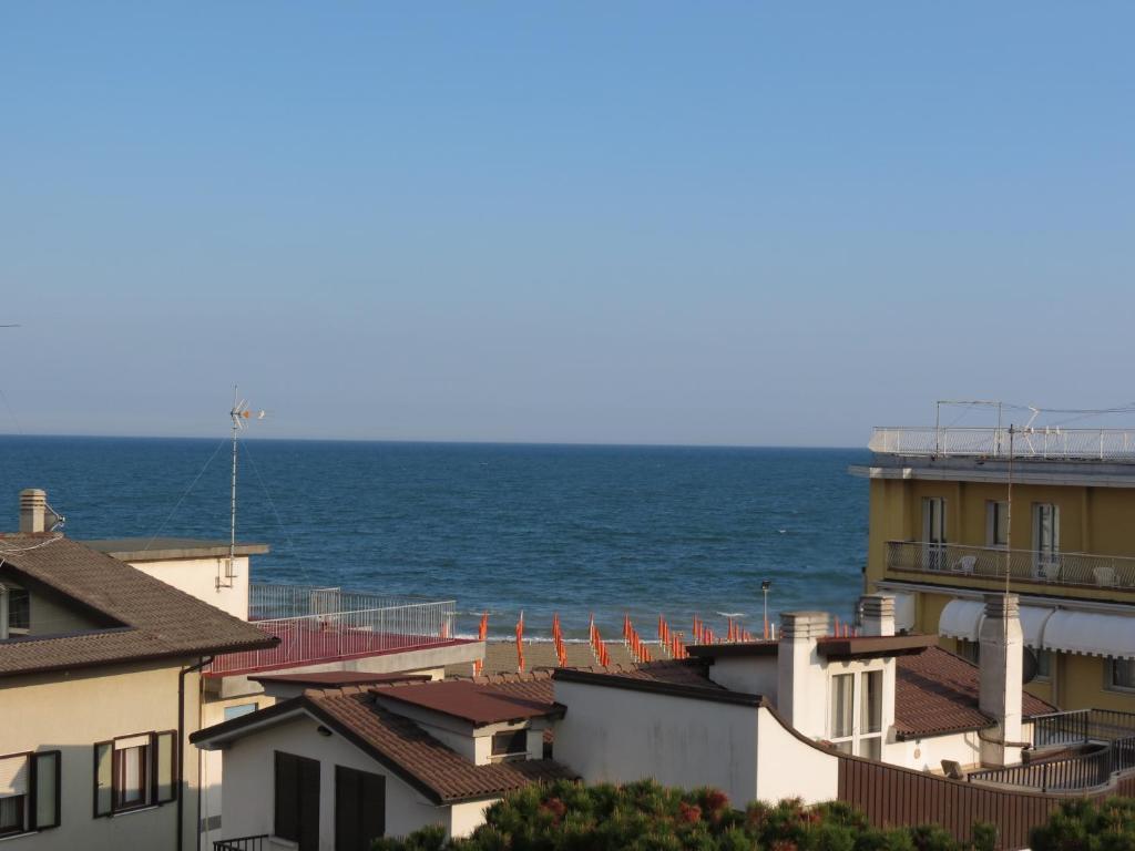 Appartamento Caorle Ruang foto